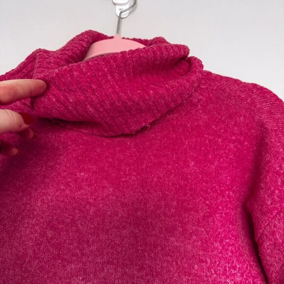 Leela and Lavender Pink Turtleneck Long Sleeve Sweater Size Small - Picture 4 of 8